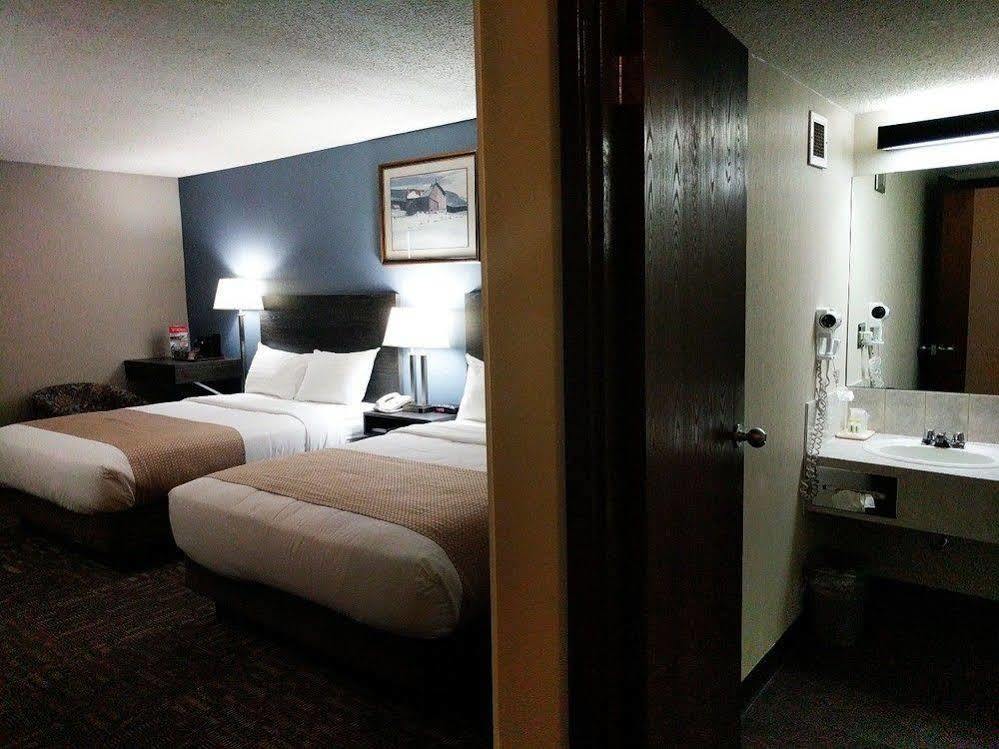 Crestwood Hotel Hinton Buitenkant foto